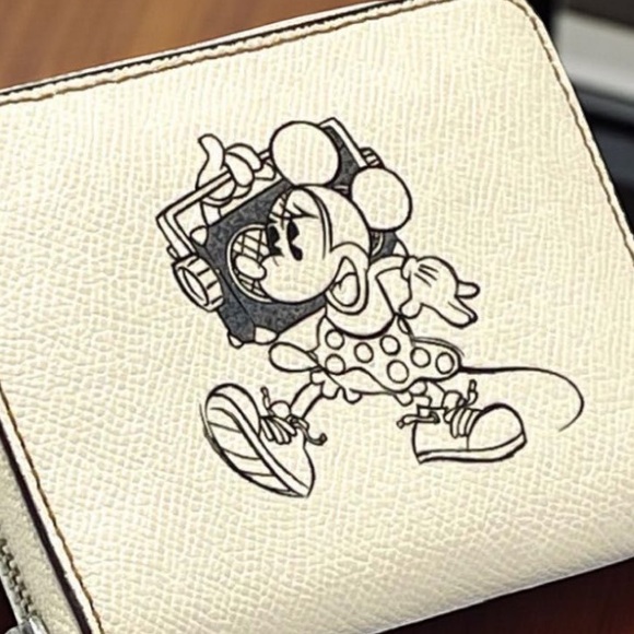 Coach x Disney Minnie Leather Zip Wallet WITH COACH DUSTBAG - NEW - Picture 2 of 16